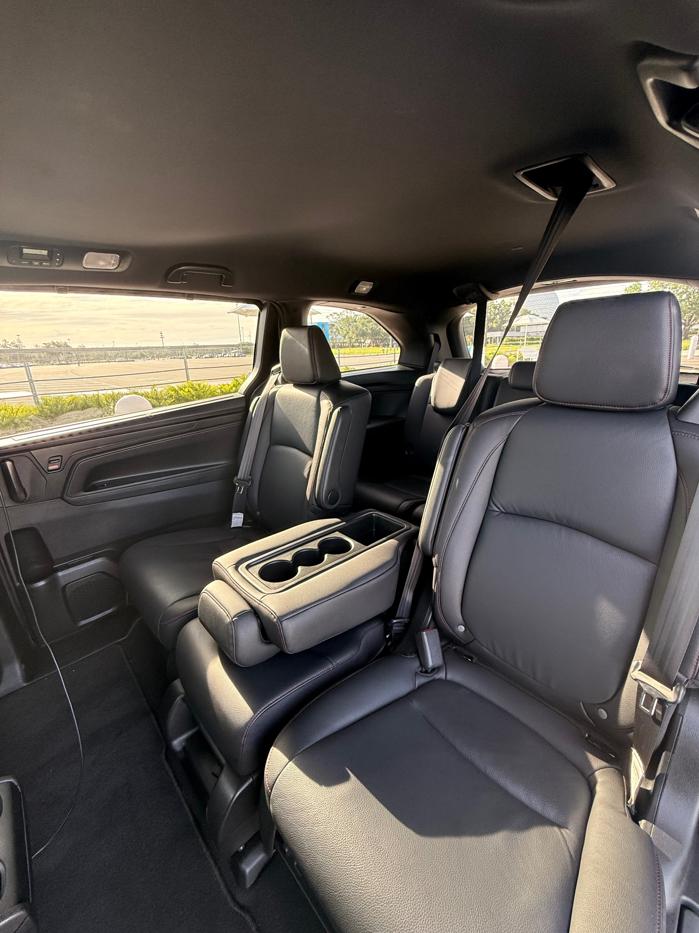 Captain's chairs with center console